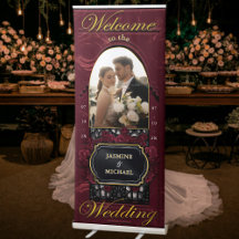 Välkomstfoto för Burgundy och Guld Script Bröllop