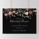 Välkomsthälsning för multifärgad Wildblomma Rehear Poster<br><div class="desc">Den här multifärgaden är ett välkomsttecken för jakt- och blomstermiddagen som är perfekt för en modern bröllop-repetition. Utformningen har ett flerfärgat sortiment av blommor av rosa,  ,  lila,  gult,  vitt,  violett,  rött,  burgudisk vild i svart bakgrund.</div>