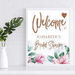 Välkomstskylt för blommigt koppar glitter möhippa poster<br><div class="desc">Ett modernt glamoröst välkomsttecken för vår eller sommar-möhippa poster med vattenfärgade rosa-magnoliska blommor, grönt-löv och eukalyptus löv och ett typiskt, handskrivet blått stil-koppar-glitter-kalligrafi över en tvättat blå bakgrund. Enkel att anpassa den med namn i bruden som ska vara! Lämpligt för dagligt glam från blommigt, trädgård utomhus eller sommarträdgård på elegant...</div>