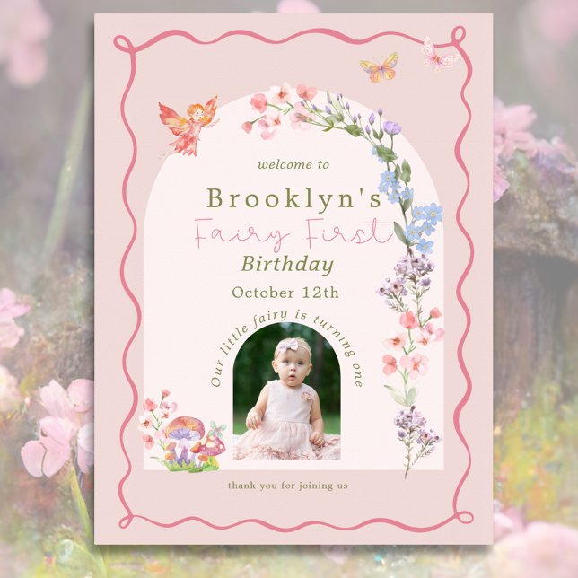 Välkomstskylt Poster av Whimsical Fairy First Birt (Whimsical Fairy First Birthday Welcome Sign Poster
)