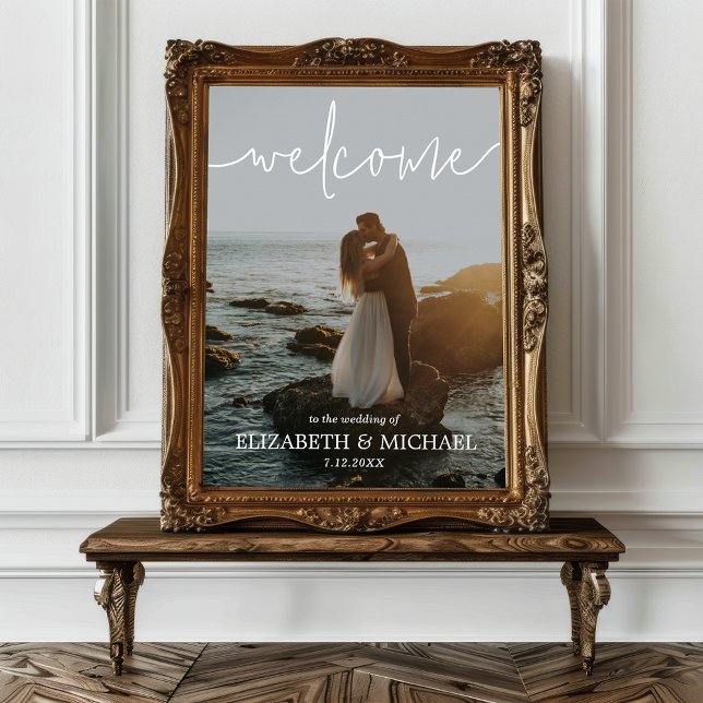 Välkomsttecken för bröllop Poster fotovitt skript (Wedding welcome sign poster with your favorite photo and details in white lettering)
