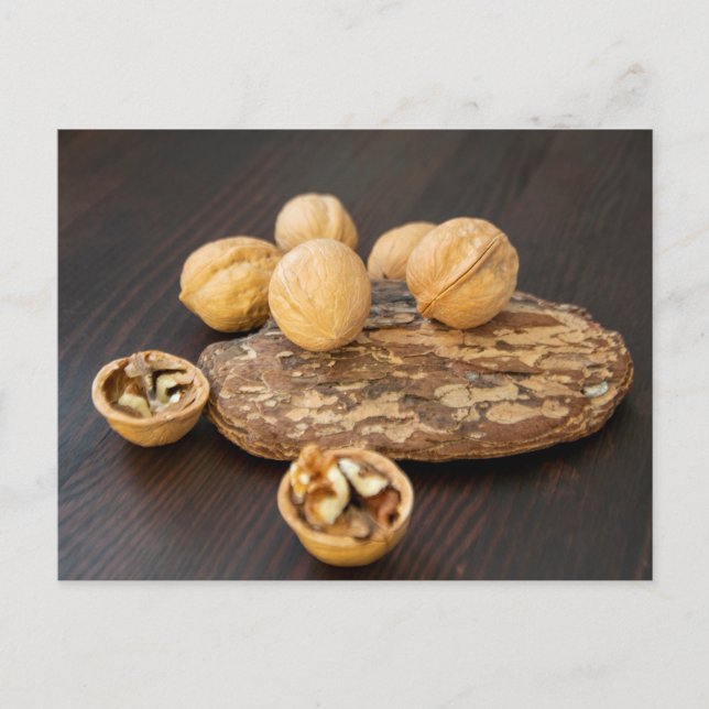Valnötter, vykort (Framsida)