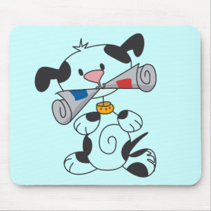 Valp med tidningsT-tröja och gåvor Musmatta