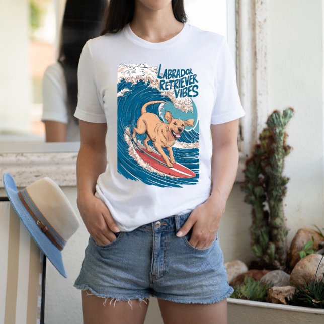 Valpen Surfing Labour Retriever T Shirt (Skapare uppladdad)
