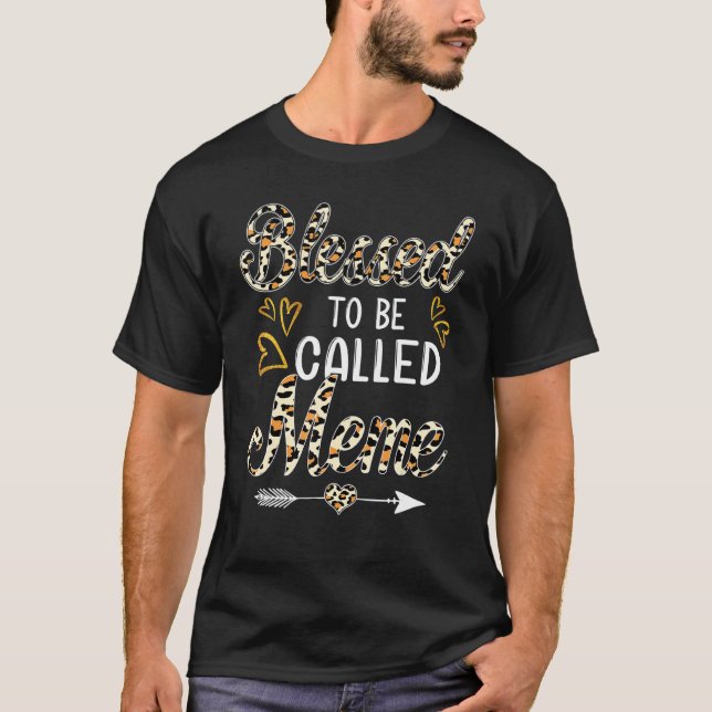 Välsignad att kallas Memid Leopard Hearts T Shirt (Framsida)