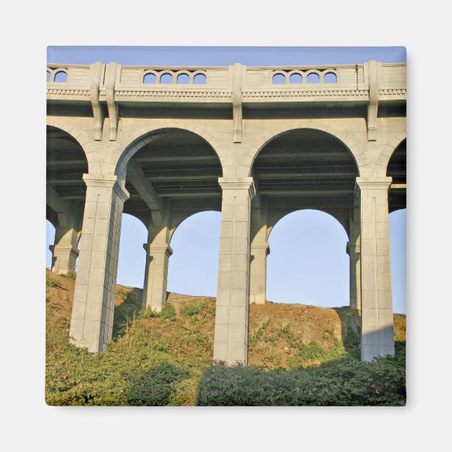 Valvbågar stöder Patterson Memorial Bridge Magnet (Framsidan)