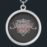 Vampire Bride Necklace Silverpläterat Halsband<br><div class="desc">Vad elegantens odöda bära... ..till en Elegant av Vampyre Bröllop med "Vampyre Bride" och "Vampyre Groom" i svart skrift med blodröda högdagrar med underbara gåvor till de där Vampyre Älskare som tar den "sista" kolven eller till din egen Vampyre Bröllop.</div>