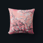 Van Gogh Almond Blommar peach rosa Kudde<br><div class="desc">Almond Blommars Peachy Rosa Background Pillow: Indulge in Vincent Van Gogh's Almond Blommars serenskönhet hos våra Almond Blommars Peachy Rosa Background Pillow. Den klassiska grafiken ger en bakgrund av lugnande peachy-rosa-toner, vilket gör att du får lite elegans i din hemdekoration. Med sitt mjuka och lyxiga material blir denna kudde en...</div>