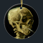 Van Gogh Smoking Skeleton Julgransprydnad Keramik<br><div class="desc">Ornament med Vincent van Goghs oljemålning Skull på ett Skeleton med Burning Cigarette (1885-86). En underbar gåva till fläkt av post-Impressionism och nederländsk konst!</div>