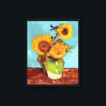 Van Gogh - tre solblommor i A Vas - fin konst Canvastryck<br><div class="desc">Olja på arbetsyta från 1888 som visar ljusa solblommor av gult i grönt vas mot en turkblå bakgrund. Till skillnad från liknande butiker har Art Älskare Cafe klassiska konstverk med hög upplösning som har återställts omsorgsfullt, balanserat och retuscherat i färg för att ta bort fläckar och artefakter som är vanliga...</div>
