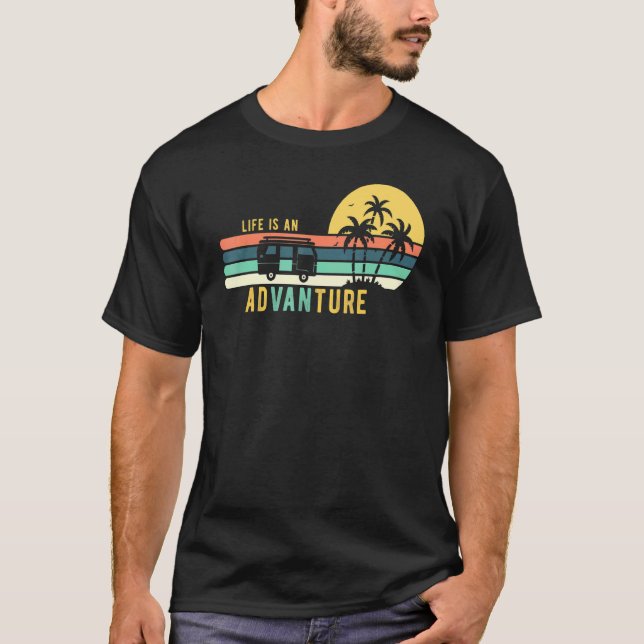 Van Life är en andvanture - Vanlife Van Life T Shirt (Framsida)