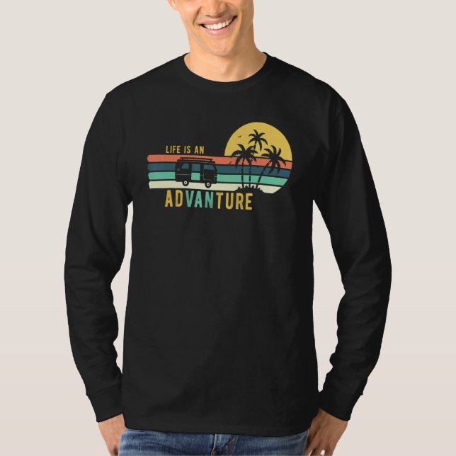 Van Life är en andvanture - Vanlife Van Life T Shirt (Framsida)