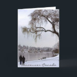 Vancouver Vinterkort Romantiska Kanada-kort Helgkort<br><div class="desc">Vancouver Vinterkort Personliga Vinterundret Vancouver's Stanley Park Lyckönskningskort & Inbjudningar Vancouver Kanadas Förlorade Lagun Vinter Souvenir Kort Anpassade Kanadensiska Vinter Julkort Snötäckta Träd Vinter Sjö Kort vykort Vancouver Skog Landskap Minnessaker Vackra Kanadensiska Västkustens Vinter Par Personliga Lyckönskningskort Vancouver Årstider Foto av Kanadensiska Konstnär / Designer Kim Hunter se www.kimhunter.ca för...</div>