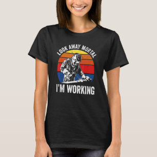 Vänd bort dig dödliga jag arbetar för Kvinnomän ar T Shirt