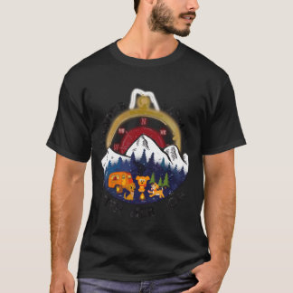 Vandra Kvinna Med Sin Hund Camping familj T Shirt