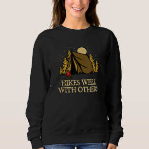 Vandrar bra med andra vandrande vänner vandrar kom t shirt