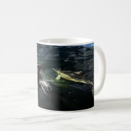 Vanlig delfin mamma och unge Marinliv Scenisk Kaffemugg