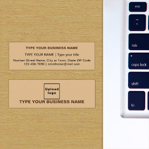 Vanlig text design på framsidan av lätt brun mini visitkort