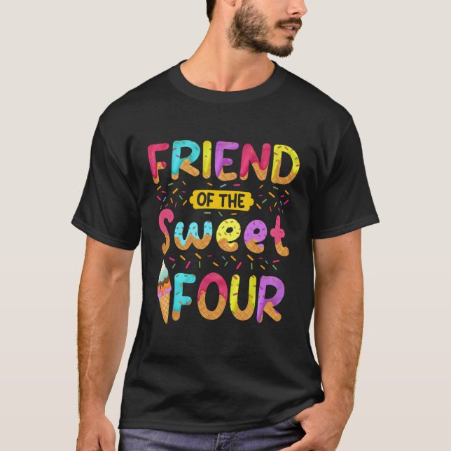 Vännen till den söta 4:e iskrämen Py T Shirt (Framsida)