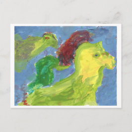 Vänner går och undersöker vykort