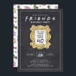 VÄNNER™ | Inbjudan till kretskort 40:e födelsedag<br><div class="desc">Fira din 40-årsdag med den här FRIENDS™-temade inbjudan,  inspirerad av den ikoniska TV-showen. Anpassa det med dina uppgifter om party för att skapa ett minnesvärt inbjudan som kommer att glädja fläkt i serien. Perfekt för att du har lagt till en aning av 90-talets nostalgi till din milstolpe firande.</div>