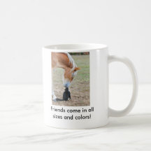 Vänner kommer storleksanpassar och färgar