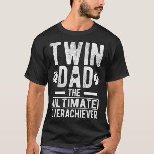 Vänsteröverträffande med två Pappa Far i tolv T Shirt