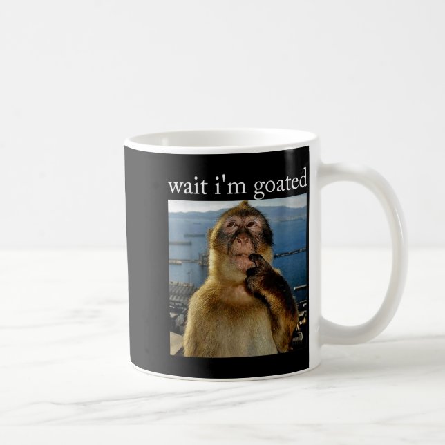 Vänta jag är Goated Roligt Tänkande Apa Meme Brain Kaffemugg (Höger)