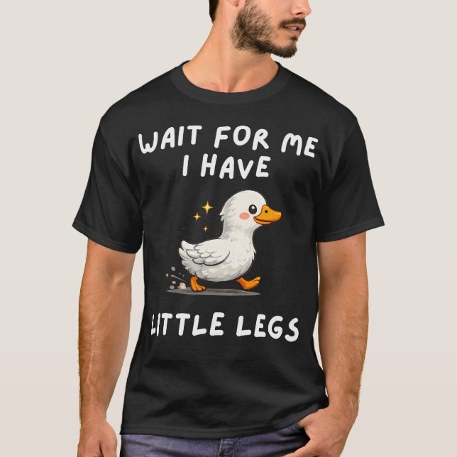 Vänta på mig jag har små ben Rolig skämt T Shirt (Framsida)
