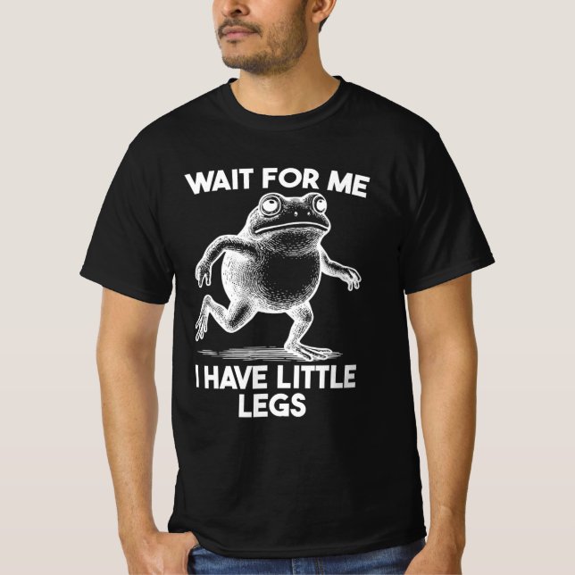 Vänta på mig jag har små ben t shirt (Framsida)