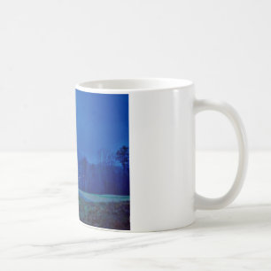 Väntande Ljus i en blå bergsmist Kaffemugg