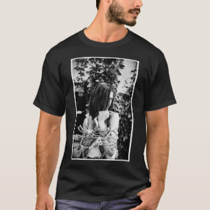 Väntar i Garden Shibari T Shirt