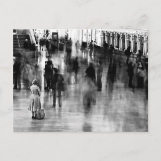 Väntar i Storcentrala Station Vykort