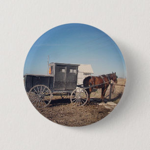 Väntar på Amish Horse och Buggy Knapp