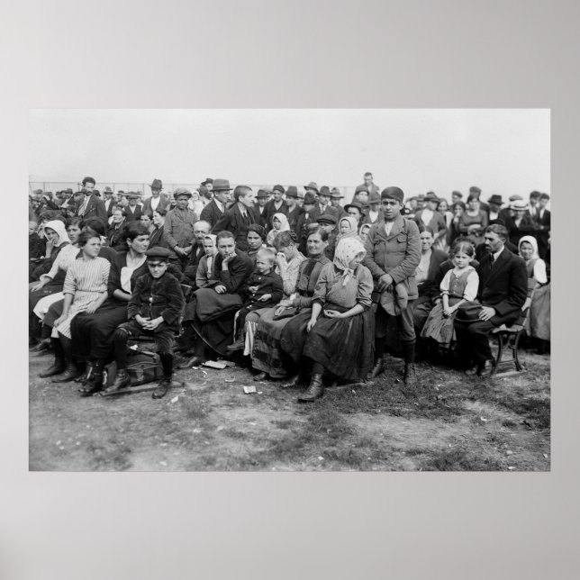 Väntar på Ellis Island, tidigt 1900-talet Poster (Framsidan)