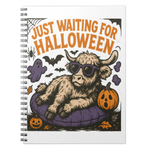 Väntar på Halloween Highland Ko Anteckningsbok
