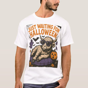 Väntar på Halloween Highland Ko T Shirt