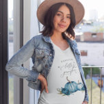 Väntar på lite Pumpkin Pojke T Shirt<br><div class="desc">Elegant och ritskjorta t-shirt med vattenfärg som illustration av blåpumpor och blommor. I texten står det: "Väntar sig en liten pumpa."</div>
