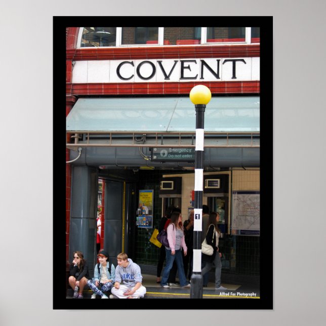 Väntar vid Covent Poster (Framsidan)