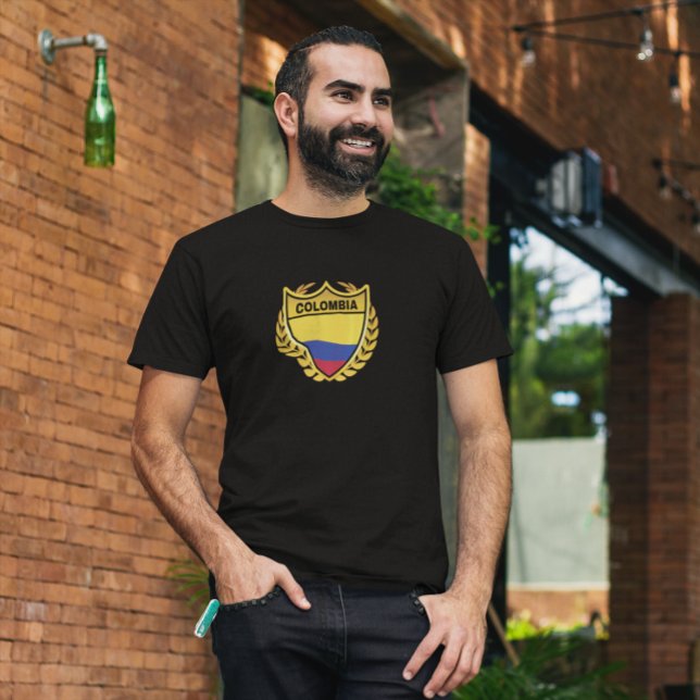 Vapensköld Badge för Colombias nationella Flagga G T Shirt (Colombia National Flag Gold Crest Badge T-Shirt)