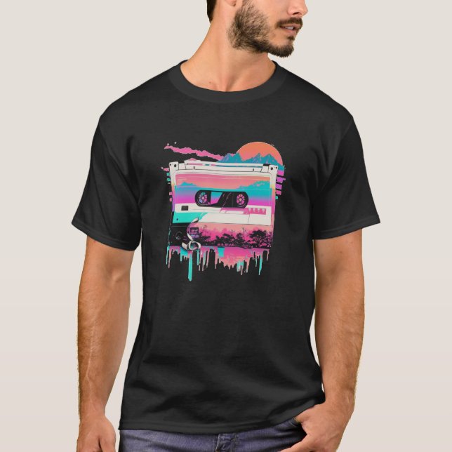 Vaperwave Aesthetic Glitch Cassette Tape Retrowave T Shirt (Framsida)