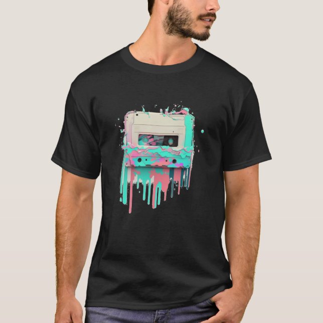 Vaperwave Aesthetic Glitch Cassette Tape Retrowave T Shirt (Framsida)