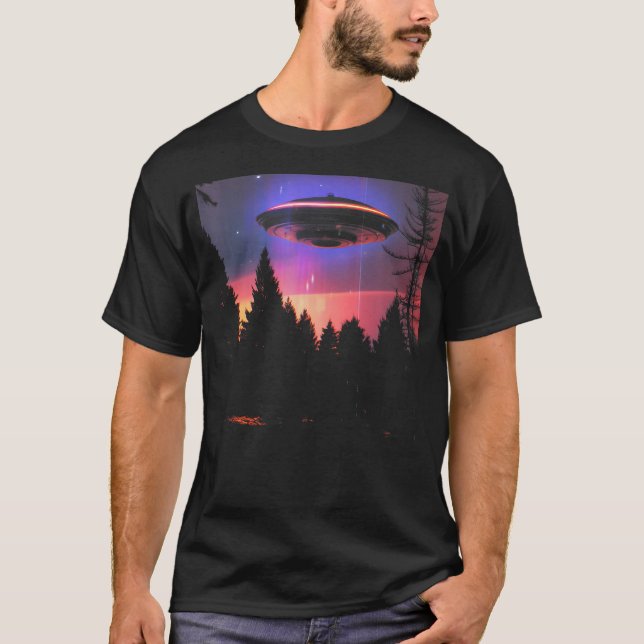 Vaporwave UFO Synthwave Alien Retro Glitch 90s Aes T Shirt (Framsida)