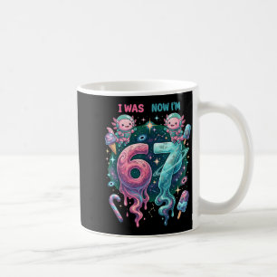 var 6 7 Födelsedag 67 Meme Kosmisk Axolotl Pojkar Kaffemugg