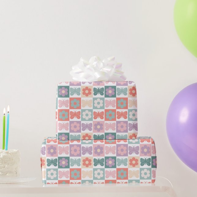 Vår-anpassningsbar (monogram) för blomsterfjäril presentpapper (Festgåvor)