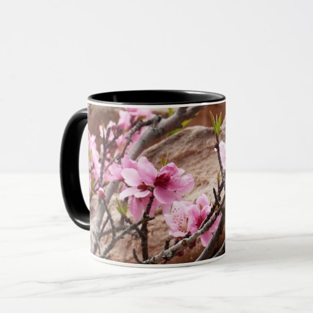 Vår Blommar på Zion Sten Mugg (Framsida vänster)