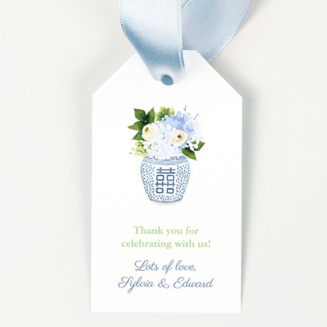 Vår blommor Blue White Grekiska Nyckel Baby Shower Presentetikett (Blue and white ginger jar with neutral florals wedding or baby shower party favor tags design)