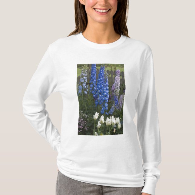 Vår blommor längs en trädgård väg, Georgien 2 T-shirt (Framsida)