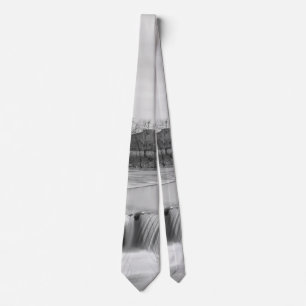 Vår-dagen vid Ozark Mill Grayscale Neck Tie Slips