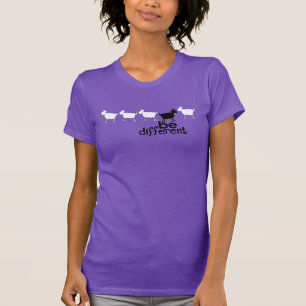 Var den olika svart sömndamt-skjortan t-shirt